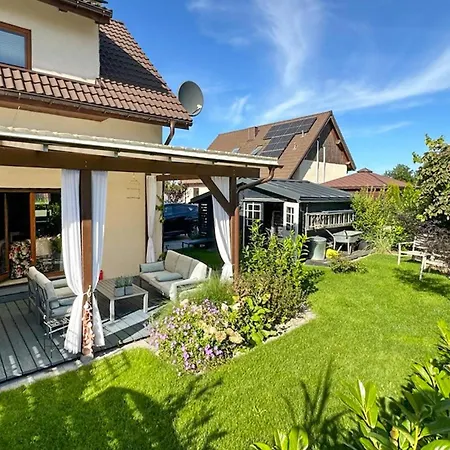 Vakantiehuis Lovely In With Wifi *